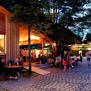 The Tent - Youth Only - Buchung Leider Nur Bis 30 Jahre Moeglich! Hostal Múnich